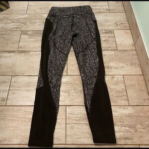 Lululemon fit physique tights size 8 euc